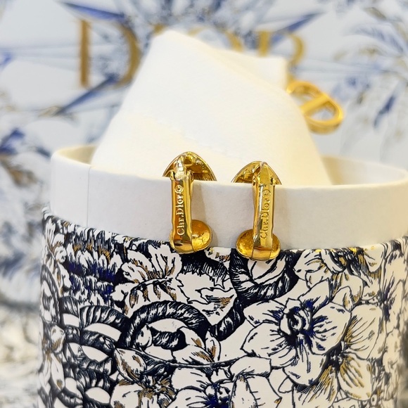 DIOR “Saddle” Gold Plated Clip On Earrings Authentic Christian Dior Jewelry - Picture 6 of 10
